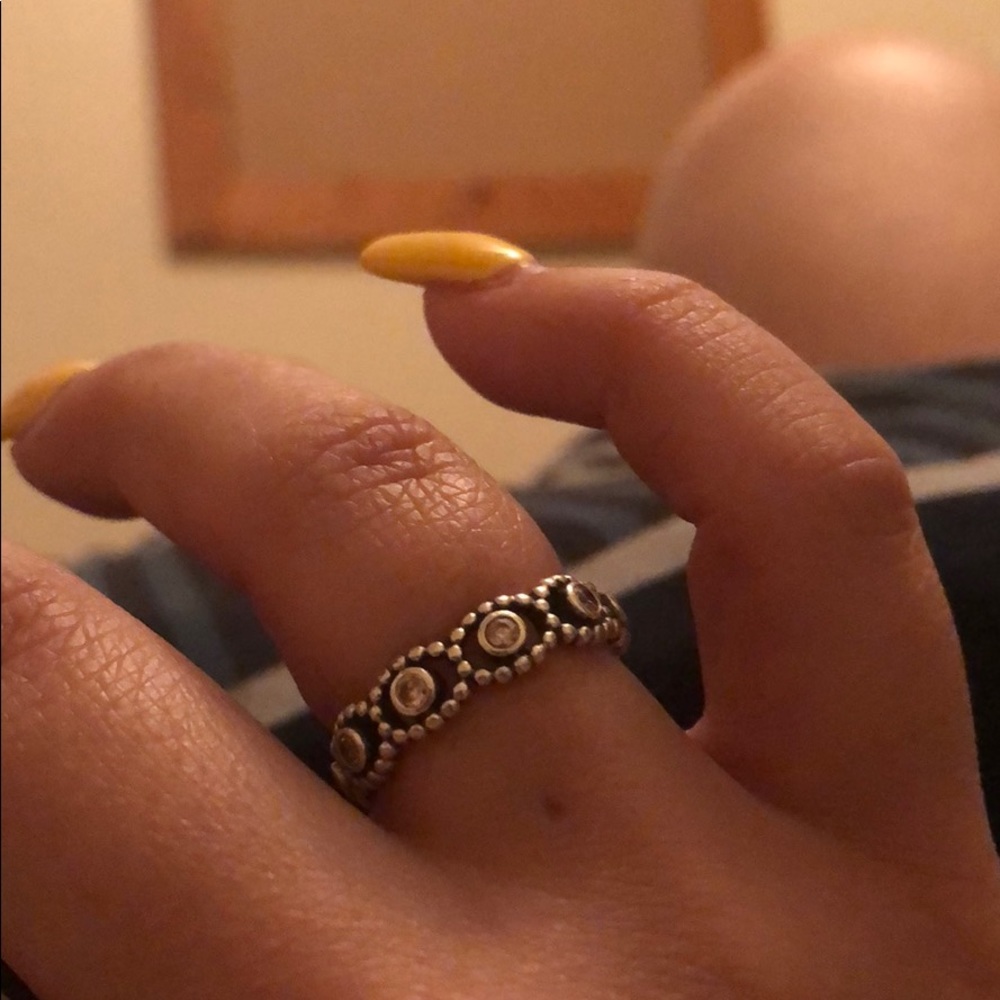 “her majesty”pandora ring size 7.5